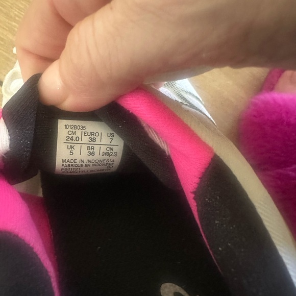 Asics Sneakers - Picture 4 of 4